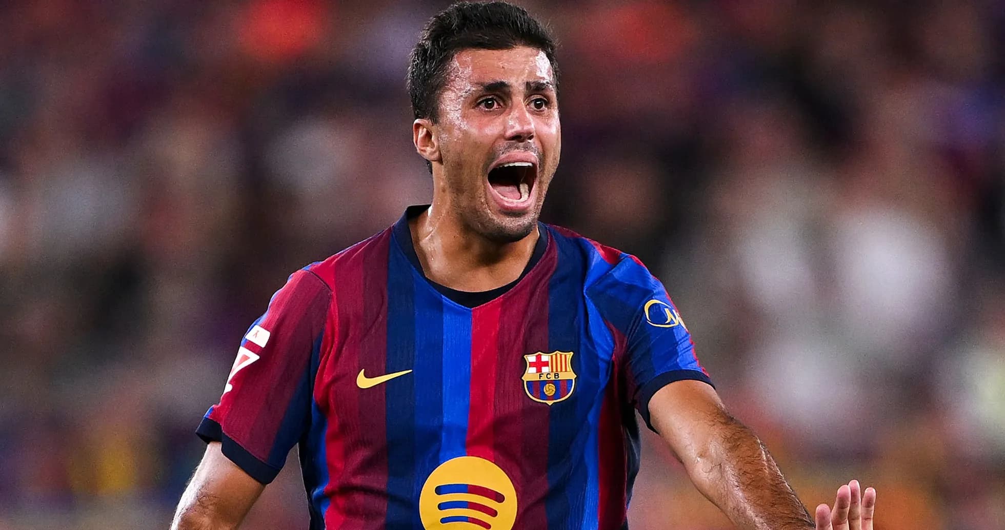 Jugador del Barcelona protestando durante el partido Jugador del Barcelona protestando durante el partido