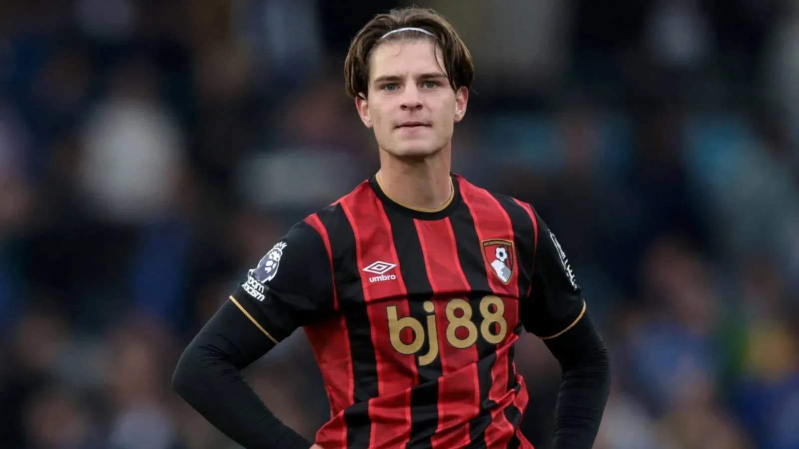 Jugador de Bournemouth en partido de la Premier League Jugador de Bournemouth en partido de la Premier League