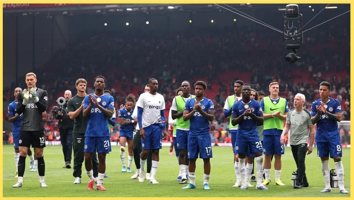 Jugadores de Chelsea aplaudiendo a la afición Jugadores de Chelsea aplaudiendo a la afición