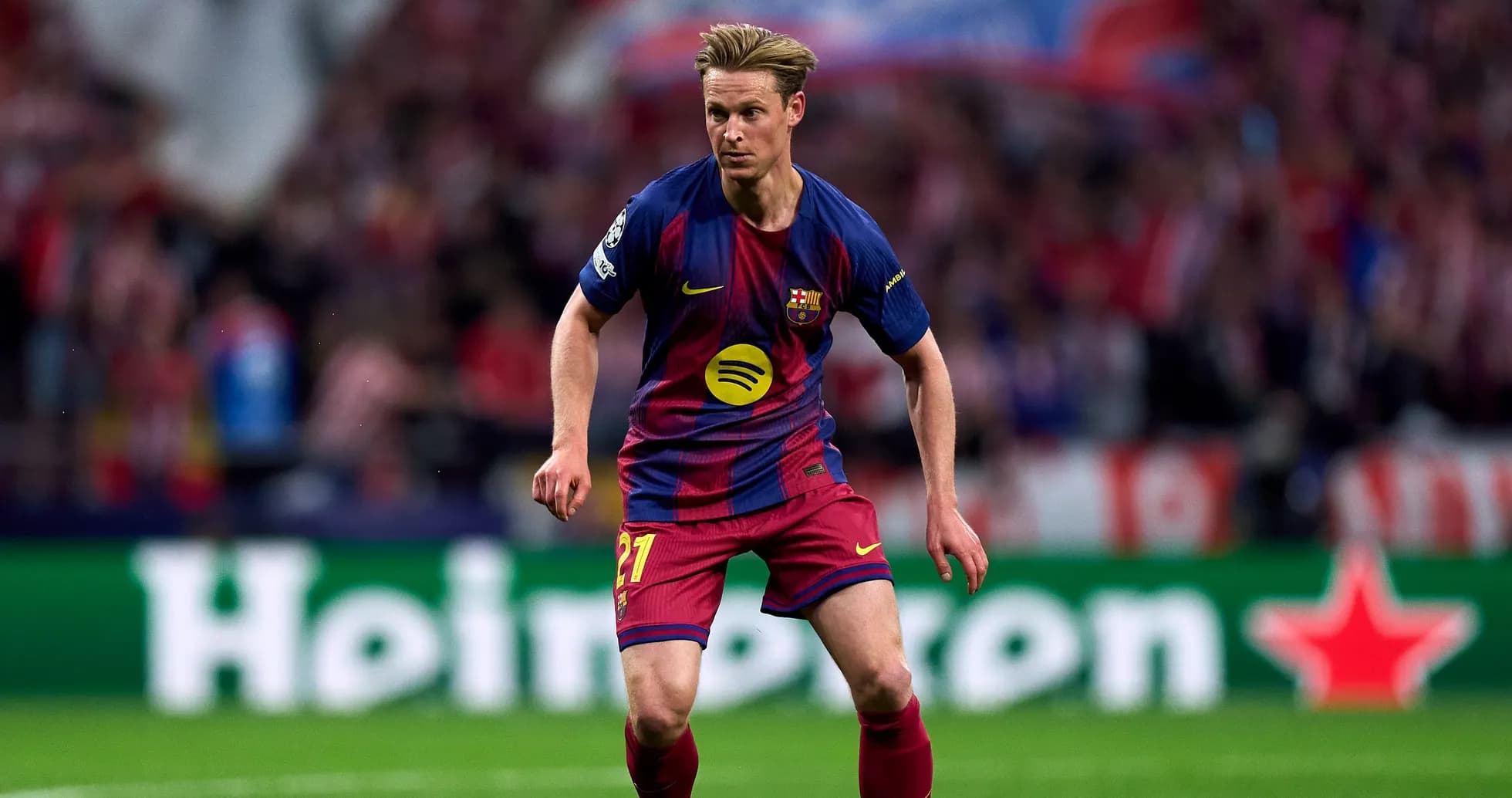 Jugador de Barcelona en acción durante el partido Jugador de Barcelona en acción durante el partido