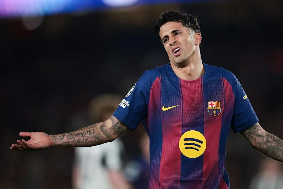 Jugador de Barcelona mostrando frustración en el campo Jugador de Barcelona mostrando frustración en el campo