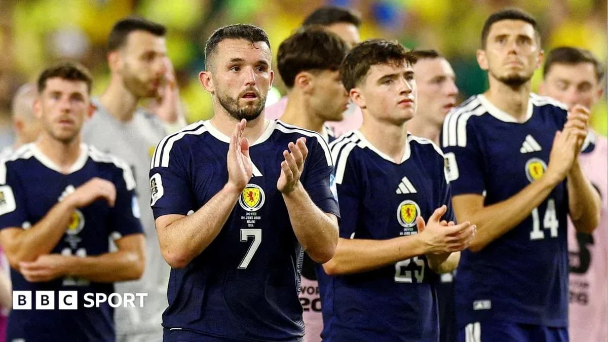 Jugadores de Escocia aplaudiendo tras el partido Jugadores de Escocia aplaudiendo tras el partido