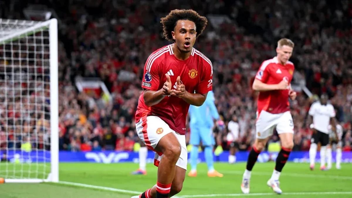 Jugador de Manchester United celebrando un gol Jugador de Manchester United celebrando un gol