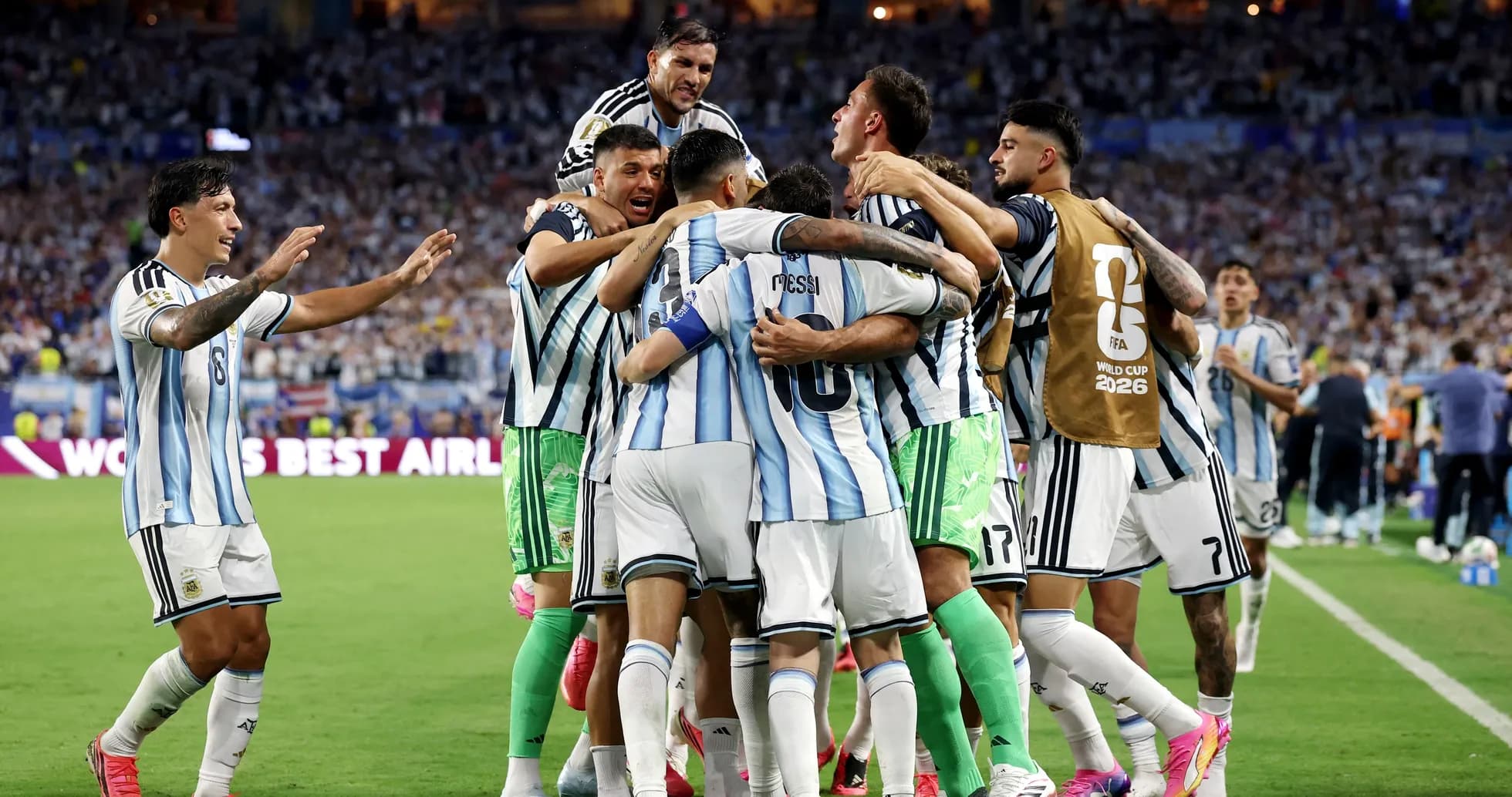 Jugadores de Argentina celebrando un gol Jugadores de Argentina celebrando un gol