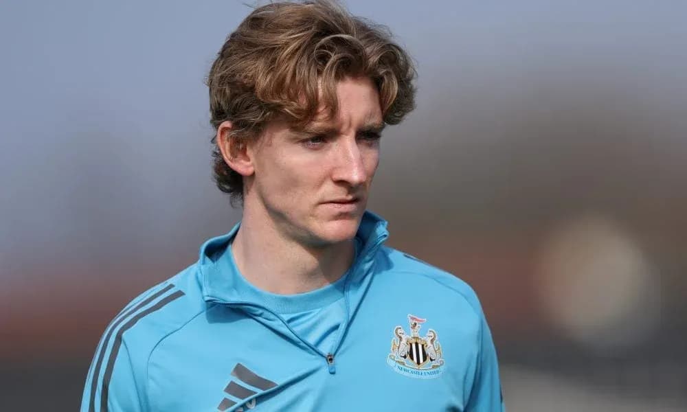 Jugador de Newcastle United durante sesión de entrenamiento Jugador de Newcastle United durante sesión de entrenamiento