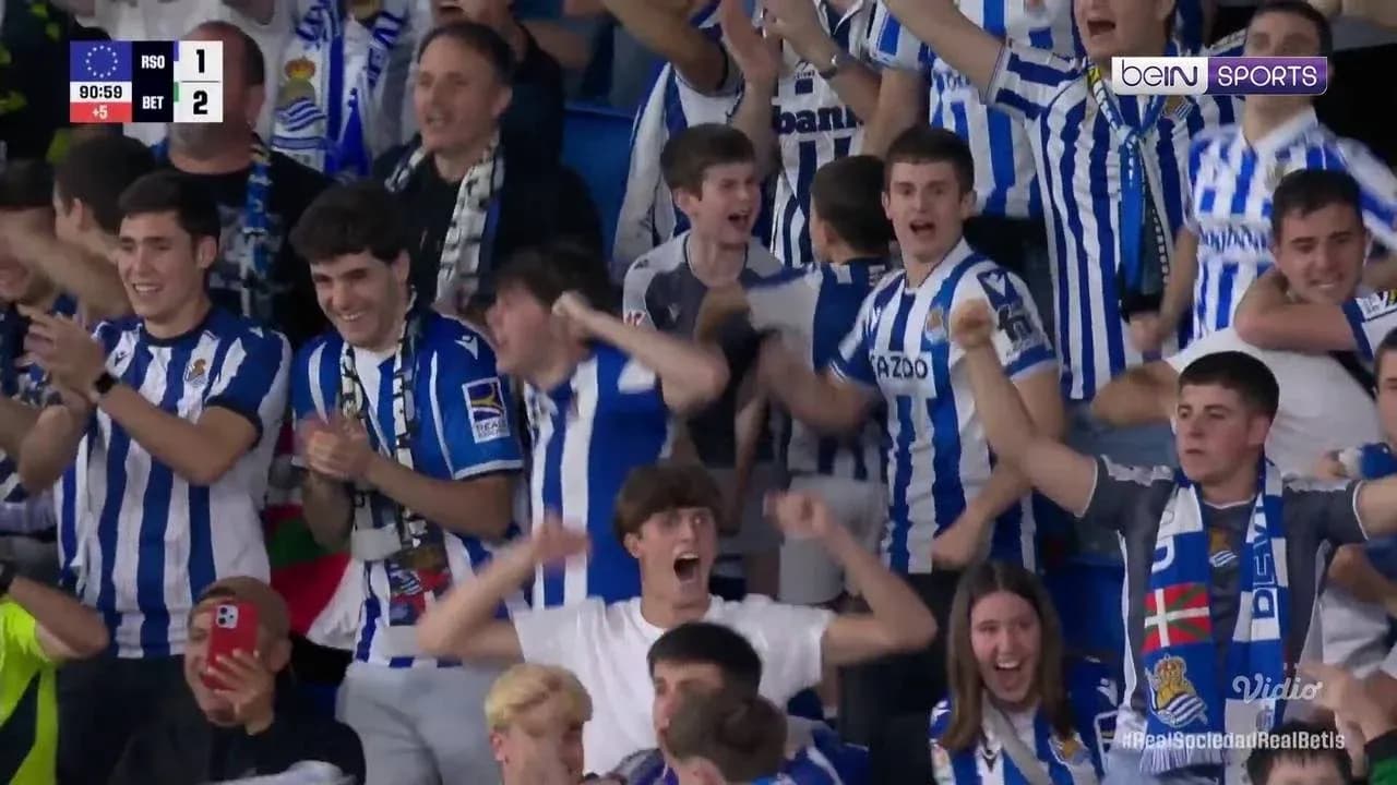 Aficionados de la Real Sociedad celebrando Aficionados de la Real Sociedad celebrando