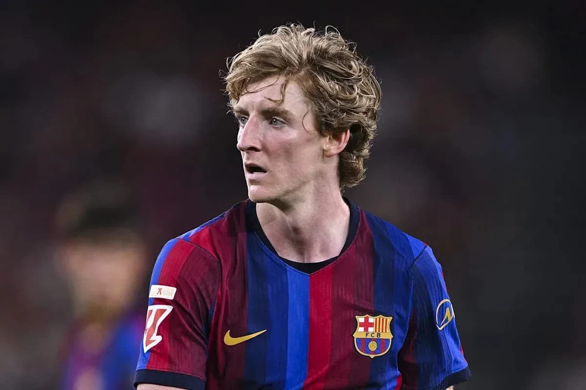 Jugador de FC Barcelona en el campo durante el partido Jugador de FC Barcelona en el campo durante el partido