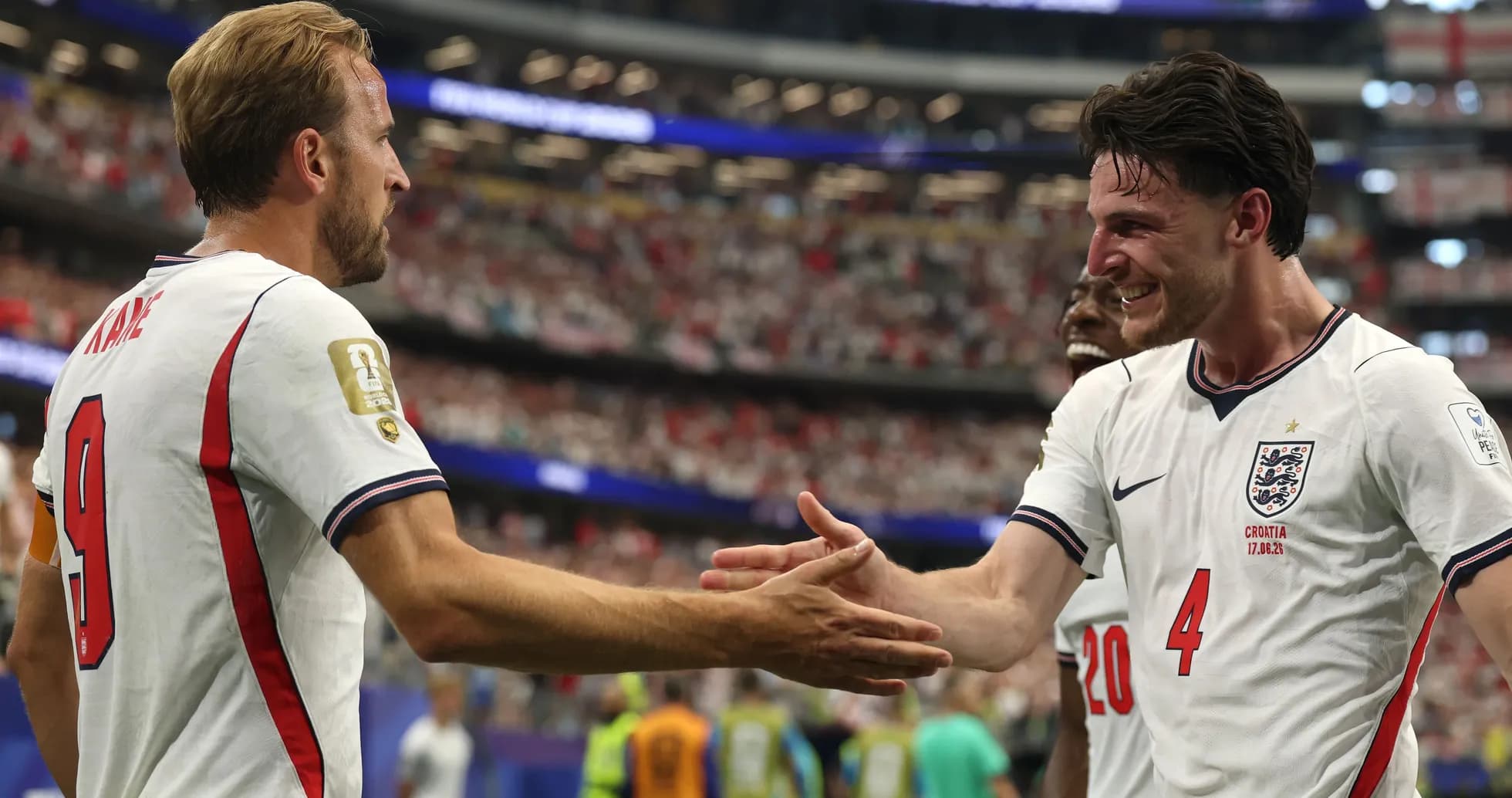 Harry Kane y Declan Rice se saludan tras el gol Harry Kane y Declan Rice se saludan tras el gol