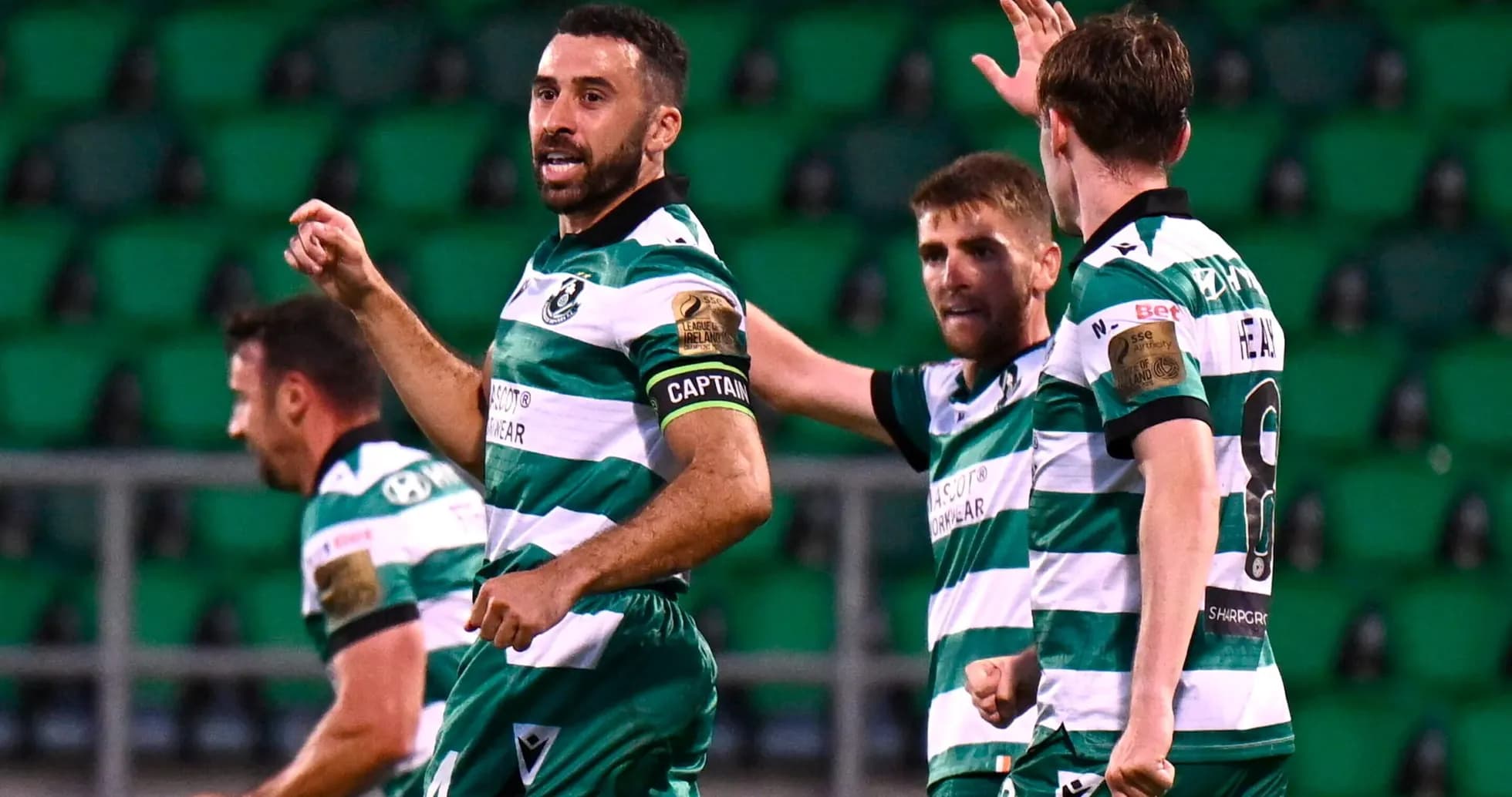 Jugadores del Shamrock Rovers celebrando un gol Jugadores del Shamrock Rovers celebrando un gol