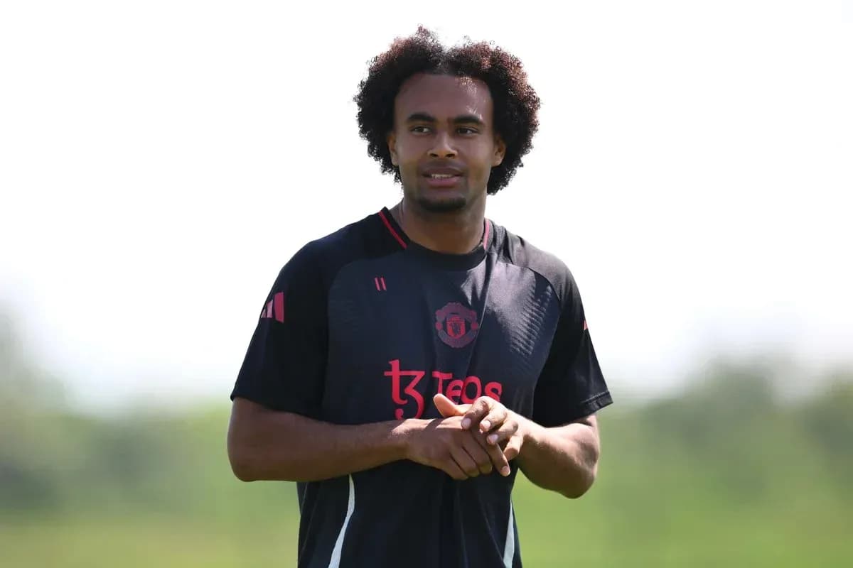 Jugador de Manchester United en entrenamiento al aire libre Jugador de Manchester United en entrenamiento al aire libre
