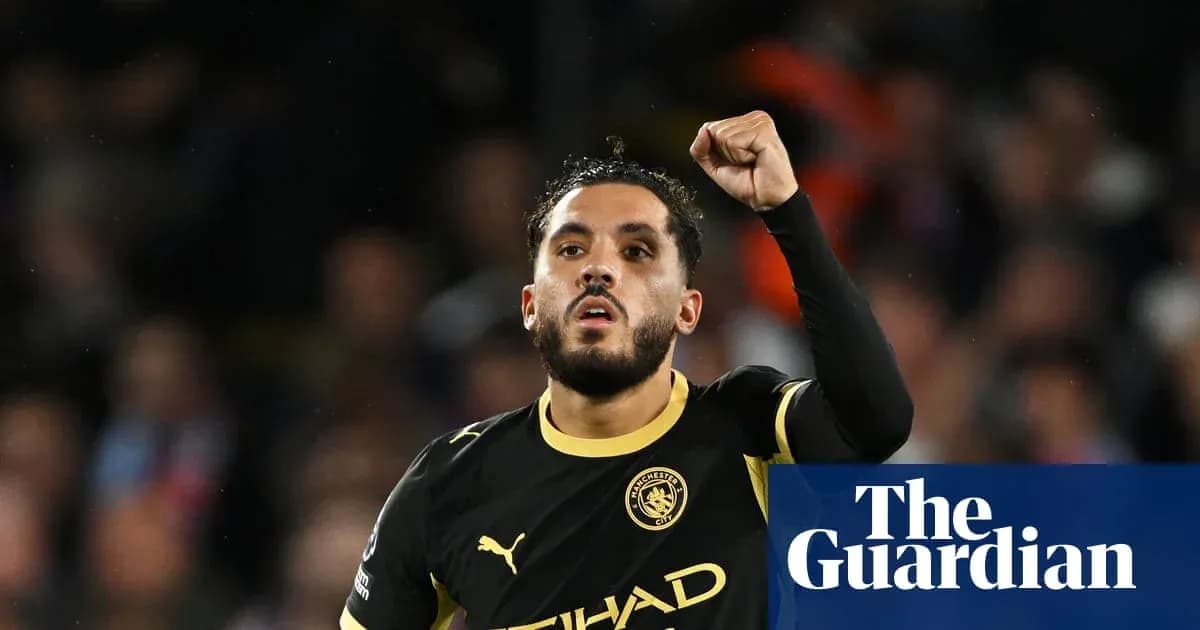 Jugador de Manchester City celebrando un gol Jugador de Manchester City celebrando un gol