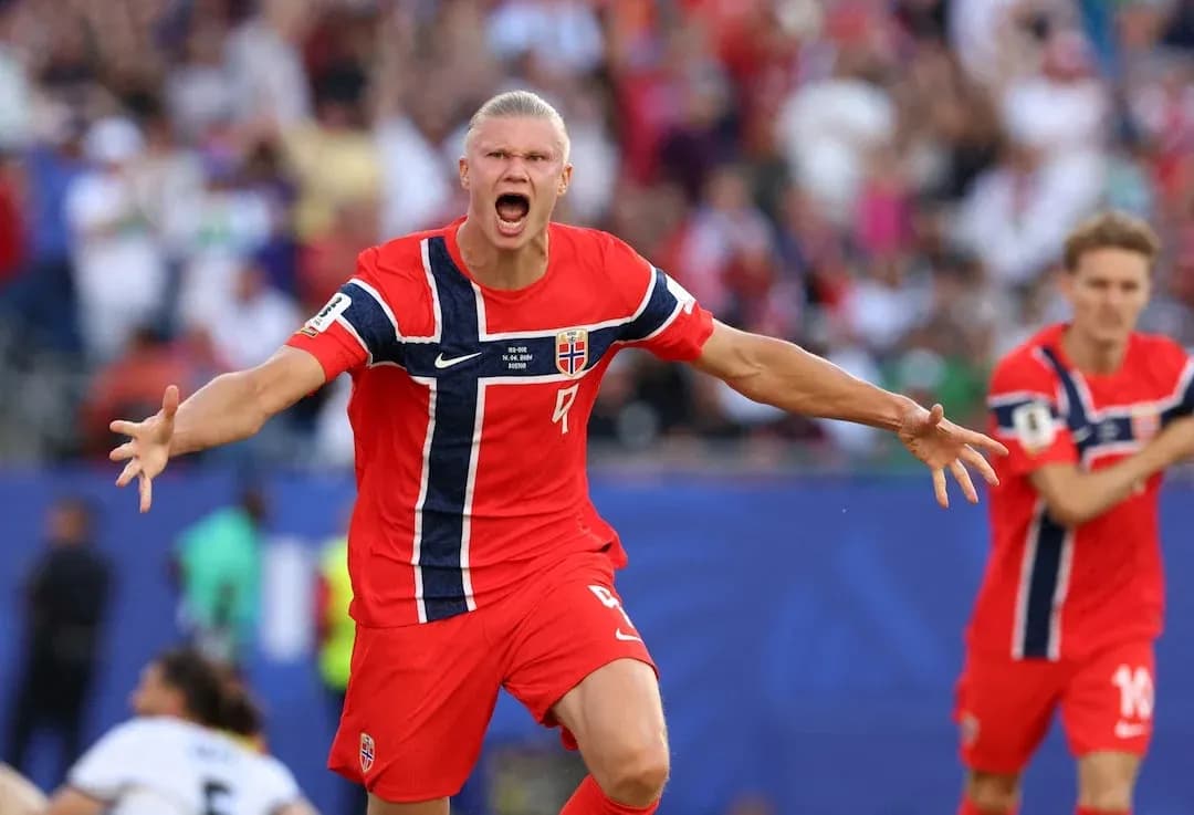 Jugador noruego celebrando un gol en el Mundial Jugador noruego celebrando un gol en el Mundial