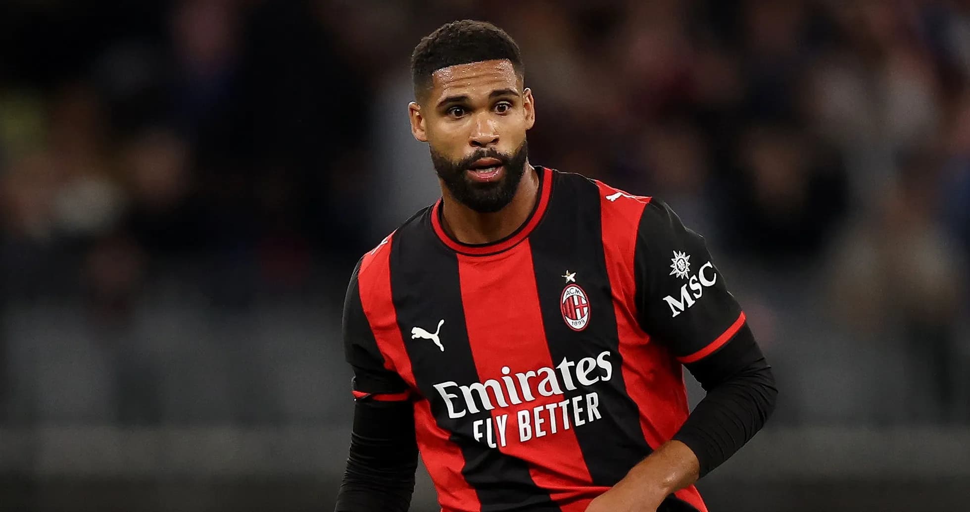 Jugador de AC Milan en acción durante partido Jugador de AC Milan en acción durante partido