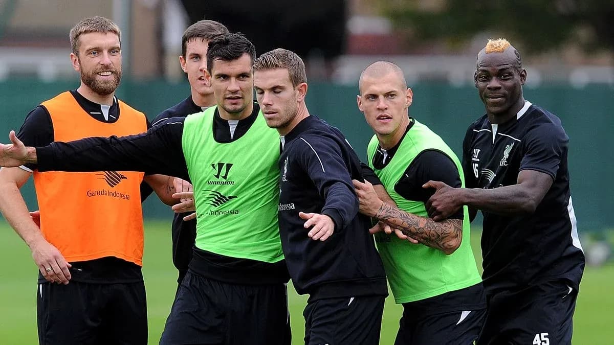 Jugadores de Liverpool durante una sesión de entrenamiento Jugadores de Liverpool durante una sesión de entrenamiento