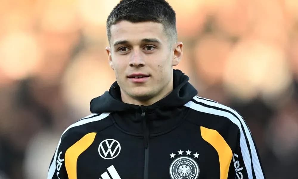 Jugador de Alemania en sesión de calentamiento Jugador de Alemania en sesión de calentamiento