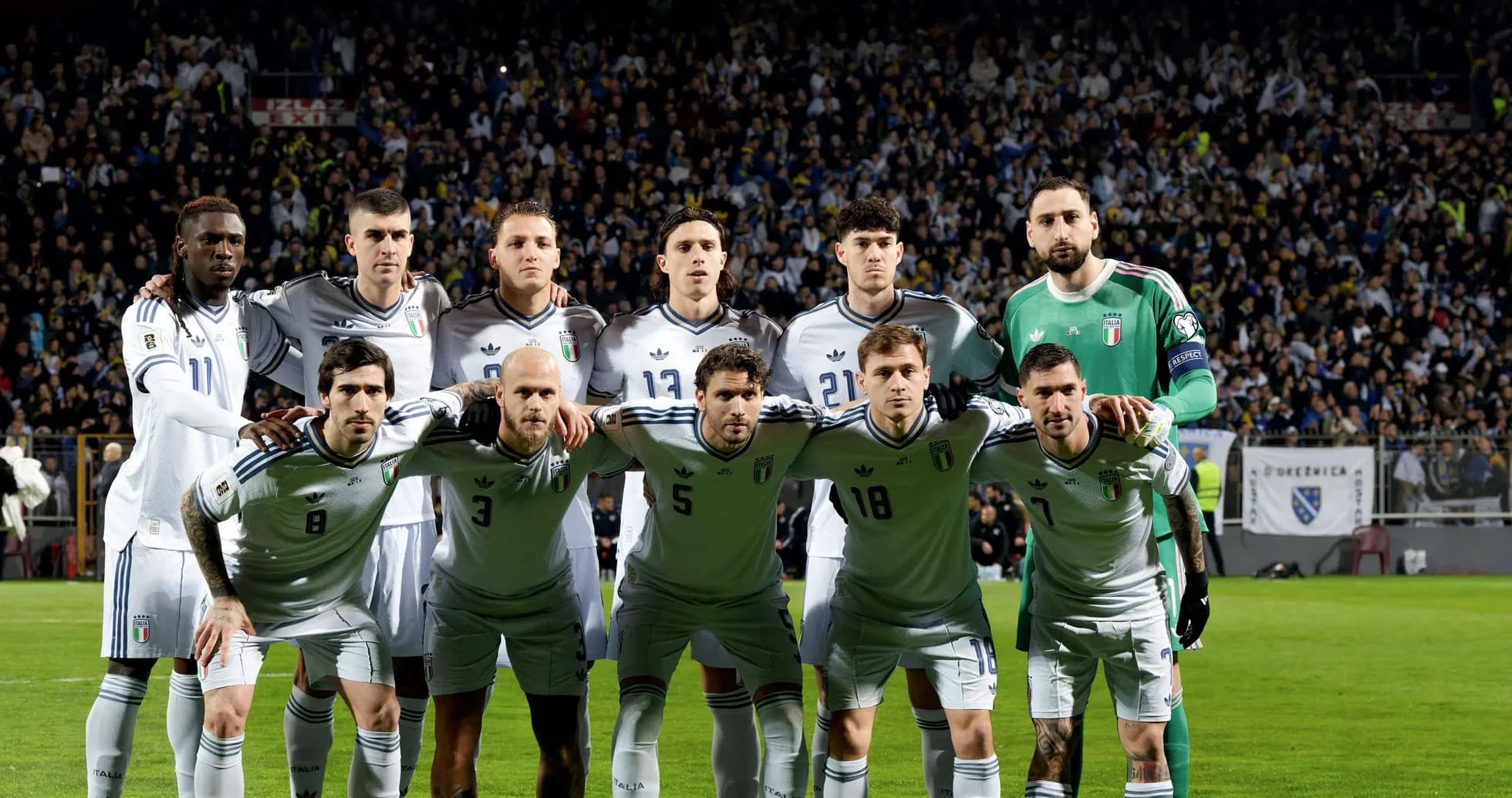 Equipo de Italia posando antes de un partido Equipo de Italia posando antes de un partido
