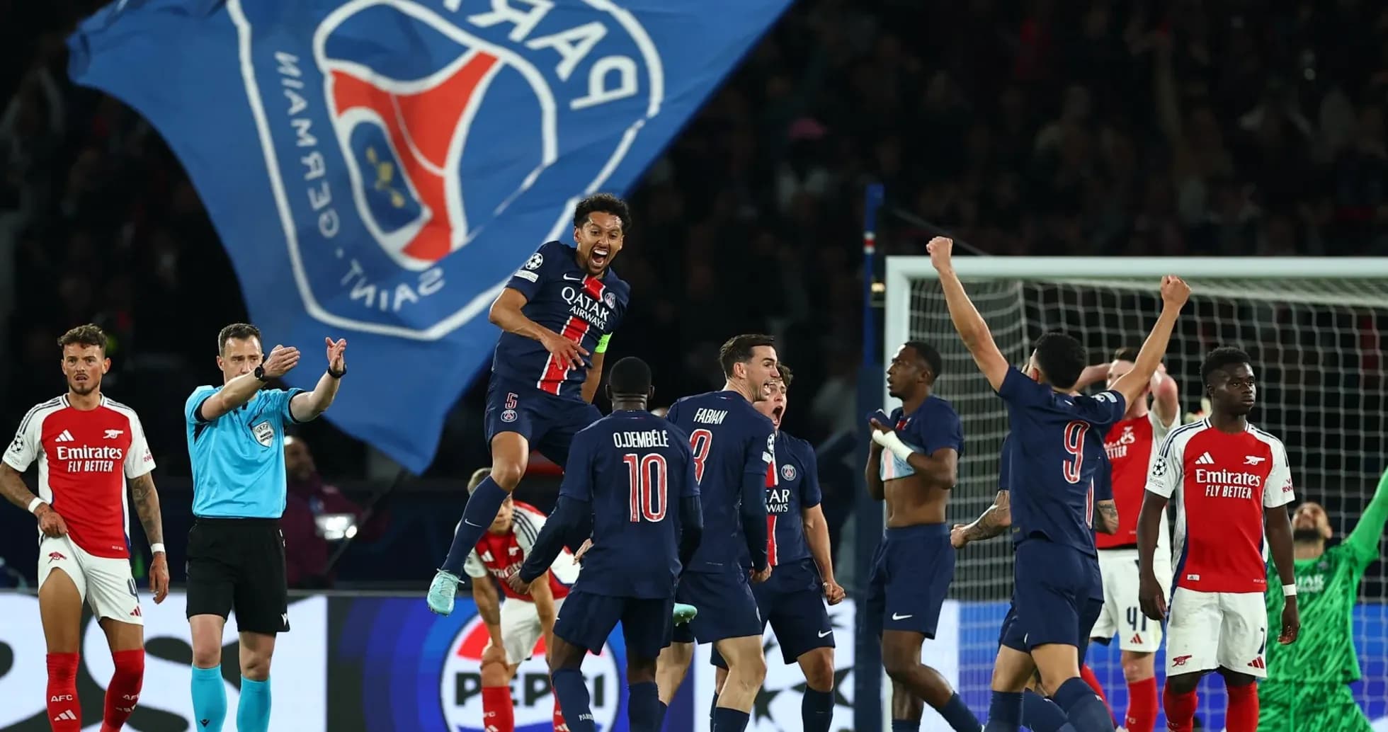 Jugadores del PSG celebrando un gol Jugadores del PSG celebrando un gol