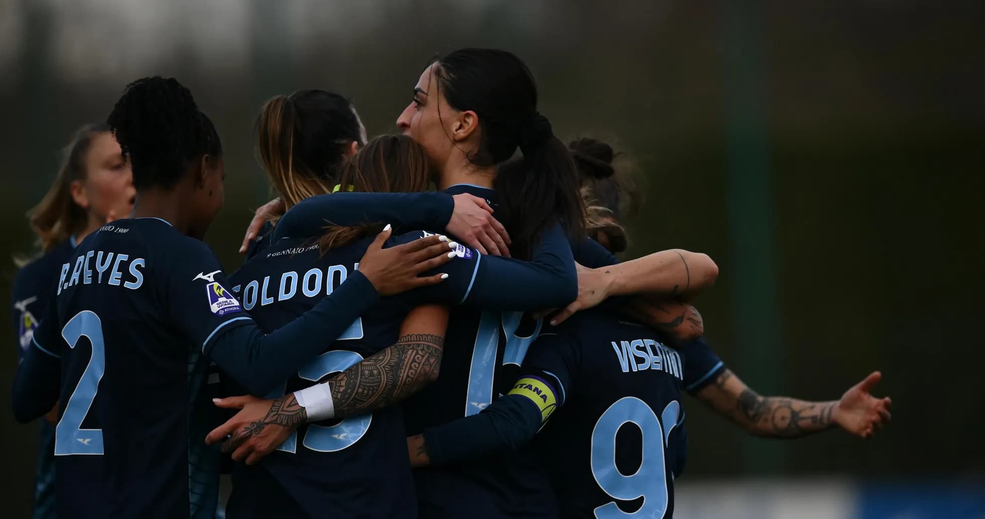 Jugadoras celebrando un gol en la Serie A Femenina Jugadoras celebrando un gol en la Serie A Femenina