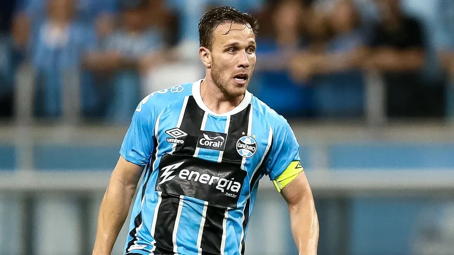 Jugador de Grêmio en acción durante un partido Jugador de Grêmio en acción durante un partido