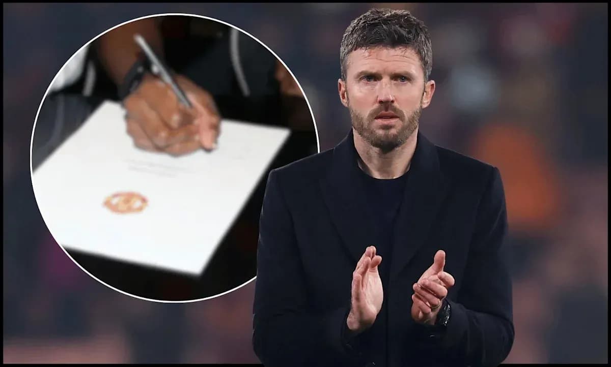 Michael Carrick aplaudiendo durante un evento Michael Carrick aplaudiendo durante un evento
