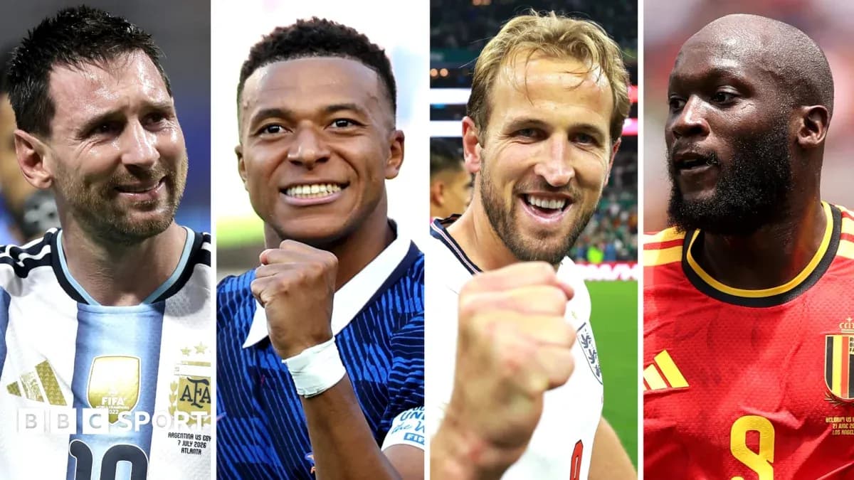 Cuatro jugadores de fútbol levantando el puño en celebración Cuatro jugadores de fútbol levantando el puño en celebración
