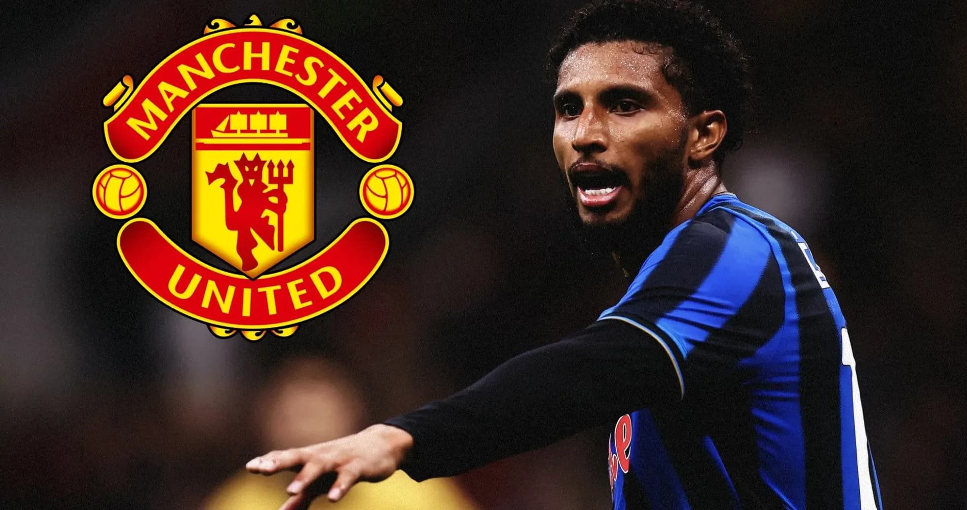 Jugador señalando mientras el logo de Manchester United aparece Jugador señalando mientras el logo de Manchester United aparece