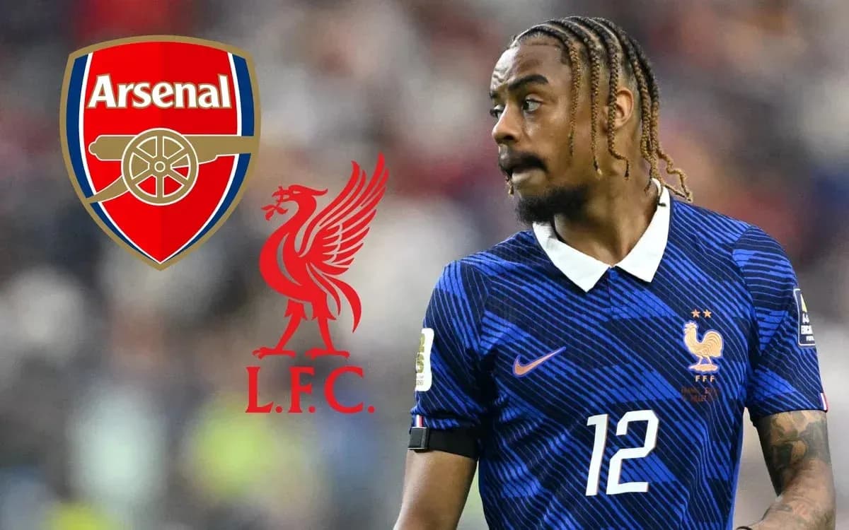 Jugador de Francia con logos de Arsenal y Liverpool Jugador de Francia con logos de Arsenal y Liverpool