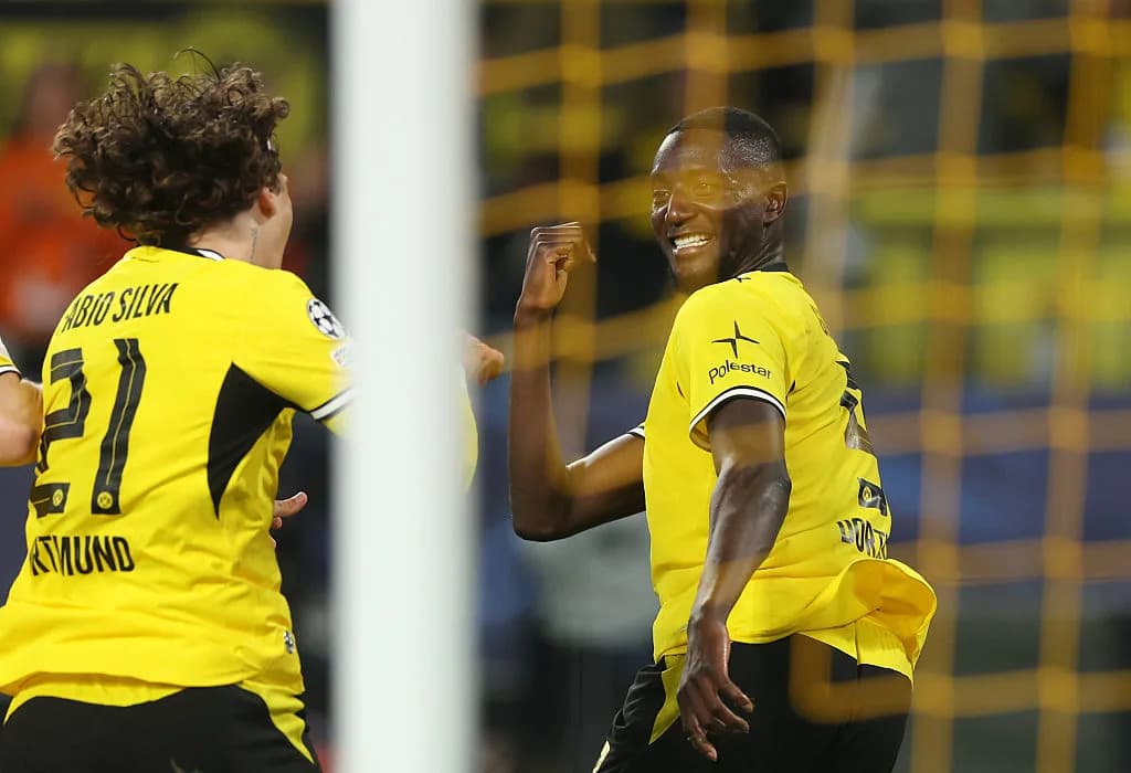 Jugadores de Borussia Dortmund celebrando un gol Jugadores de Borussia Dortmund celebrando un gol
