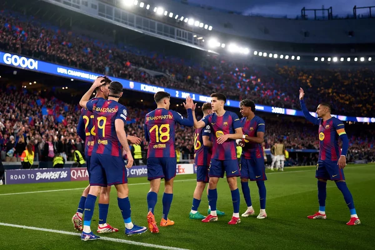 Jugadores del FC Barcelona celebrando un gol en el Camp Nou Jugadores del FC Barcelona celebrando un gol en el Camp Nou