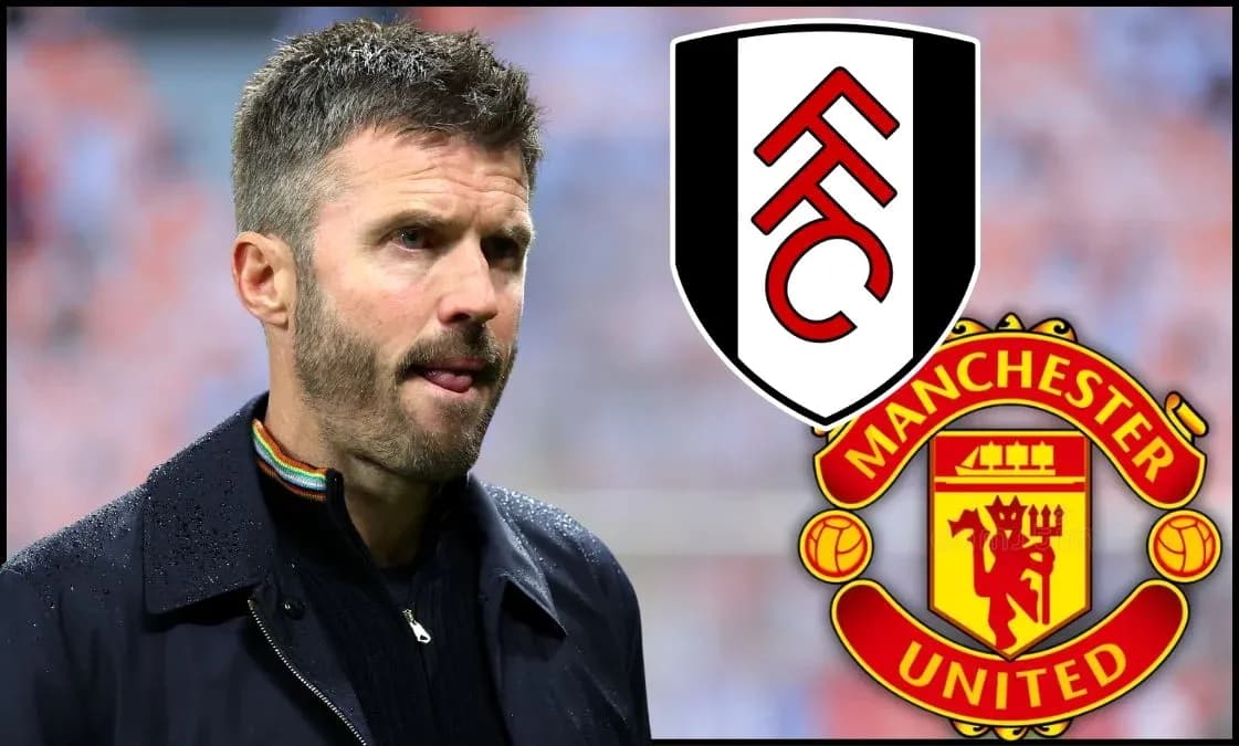 Entrenador en primer plano con escudos de Fulham y Manchester United Entrenador en primer plano con escudos de Fulham y Manchester United