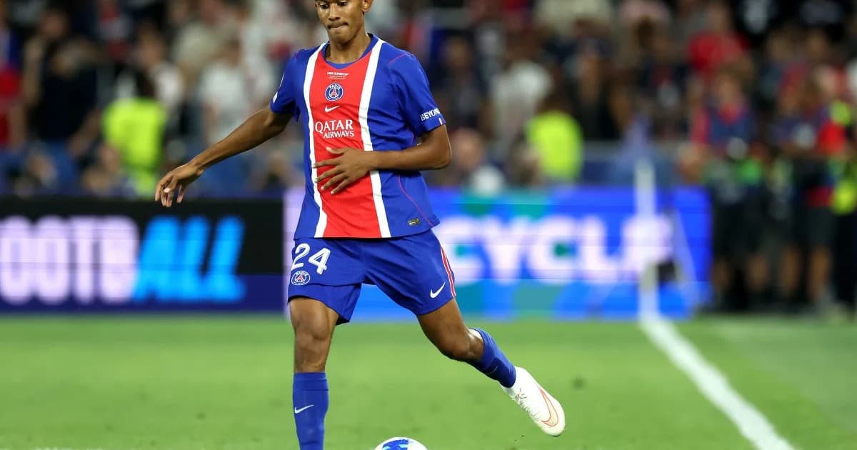 Senny Mayulu de PSG se lesiona con la selección sub-21 de Francia Senny Mayulu de PSG se lesiona con la selección sub-21 de Francia