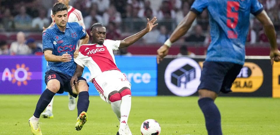 Rafael van der Vaart critica duramente al defensa Jorthy Mokio tras victoria de Ajax Rafael van der Vaart critica duramente al defensa Jorthy Mokio tras victoria de Ajax