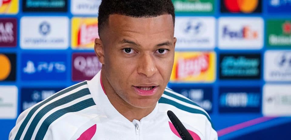 Kylian Mbappé: "Todos debemos mejorar en defensa y con el balón" Kylian Mbappé: "Todos debemos mejorar en defensa y con el balón"