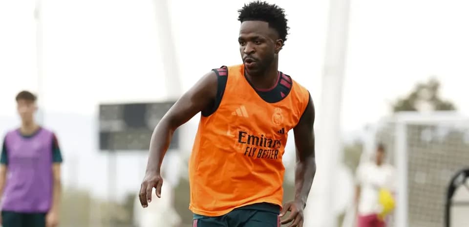 Vinicius Junior regresa a entrenamientos con Real Madrid y avanza en negociaciones contractuales ante interés de Arsenal Vinicius Junior regresa a entrenamientos con Real Madrid y avanza en negociaciones contractuales ante interés de Arsenal
