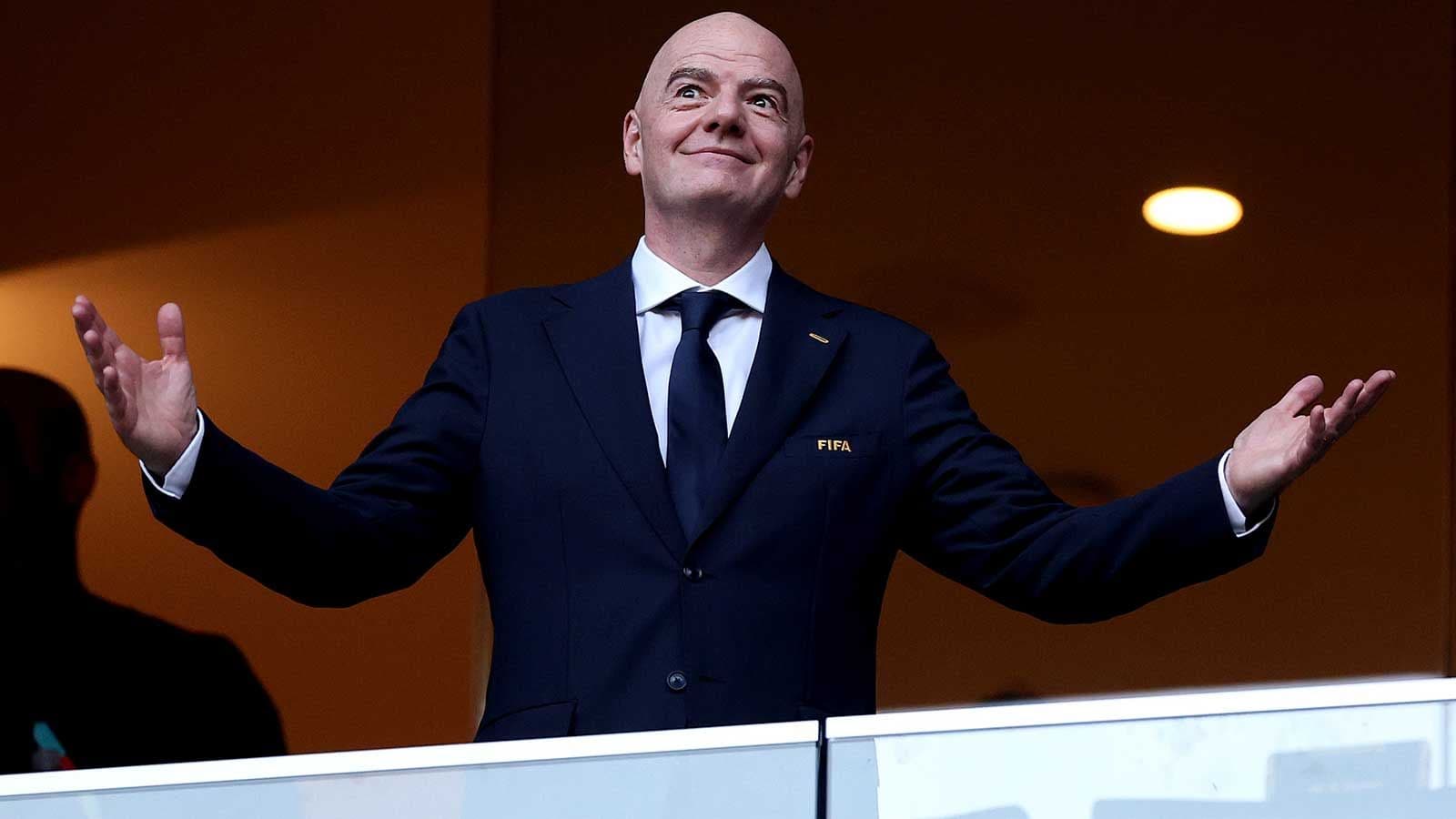FIFA despide a Kevin Lamour tras criticar el plan de Infantino para vender parte del Mundial a inversores FIFA despide a Kevin Lamour tras criticar el plan de Infantino para vender parte del Mundial a inversores