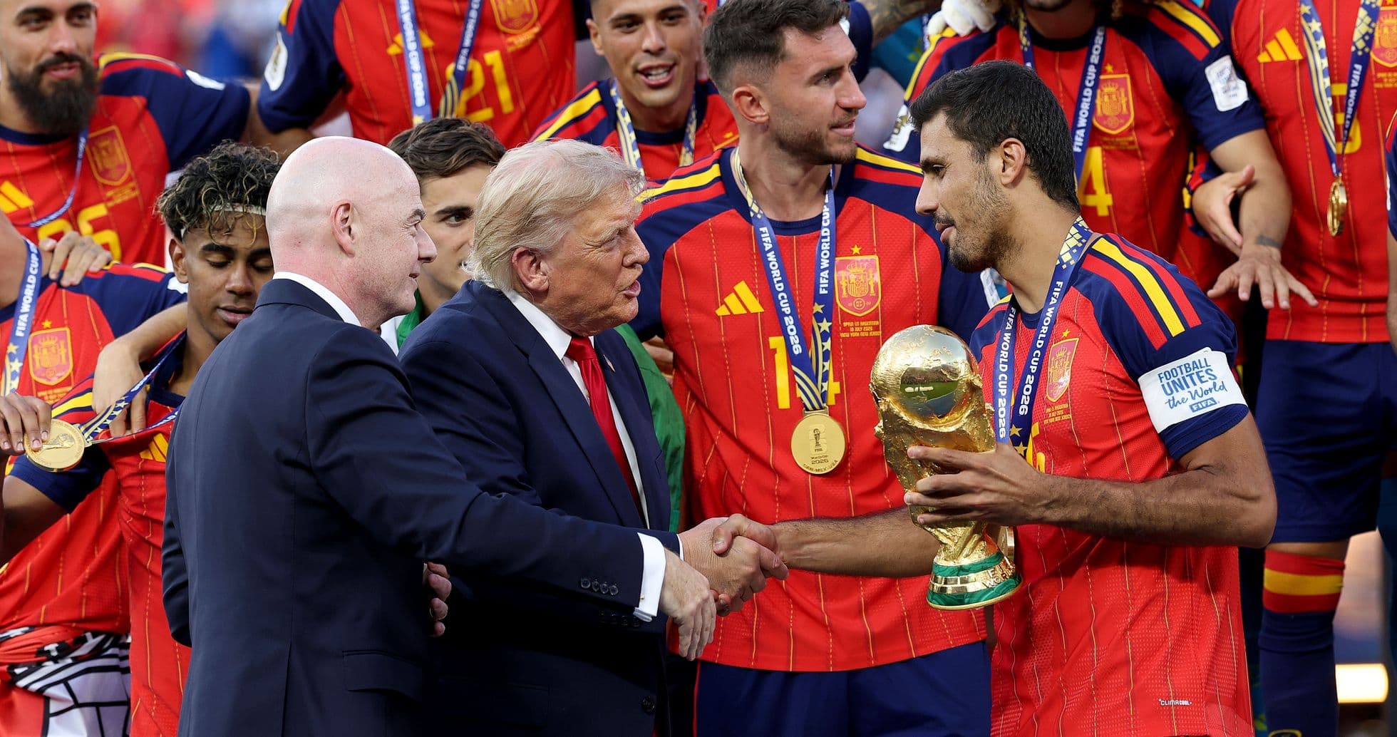 Un Mundial entre Brillo y Controversia: Política y Dinero Opacan la Fiesta del Fútbol Un Mundial entre Brillo y Controversia: Política y Dinero Opacan la Fiesta del Fútbol