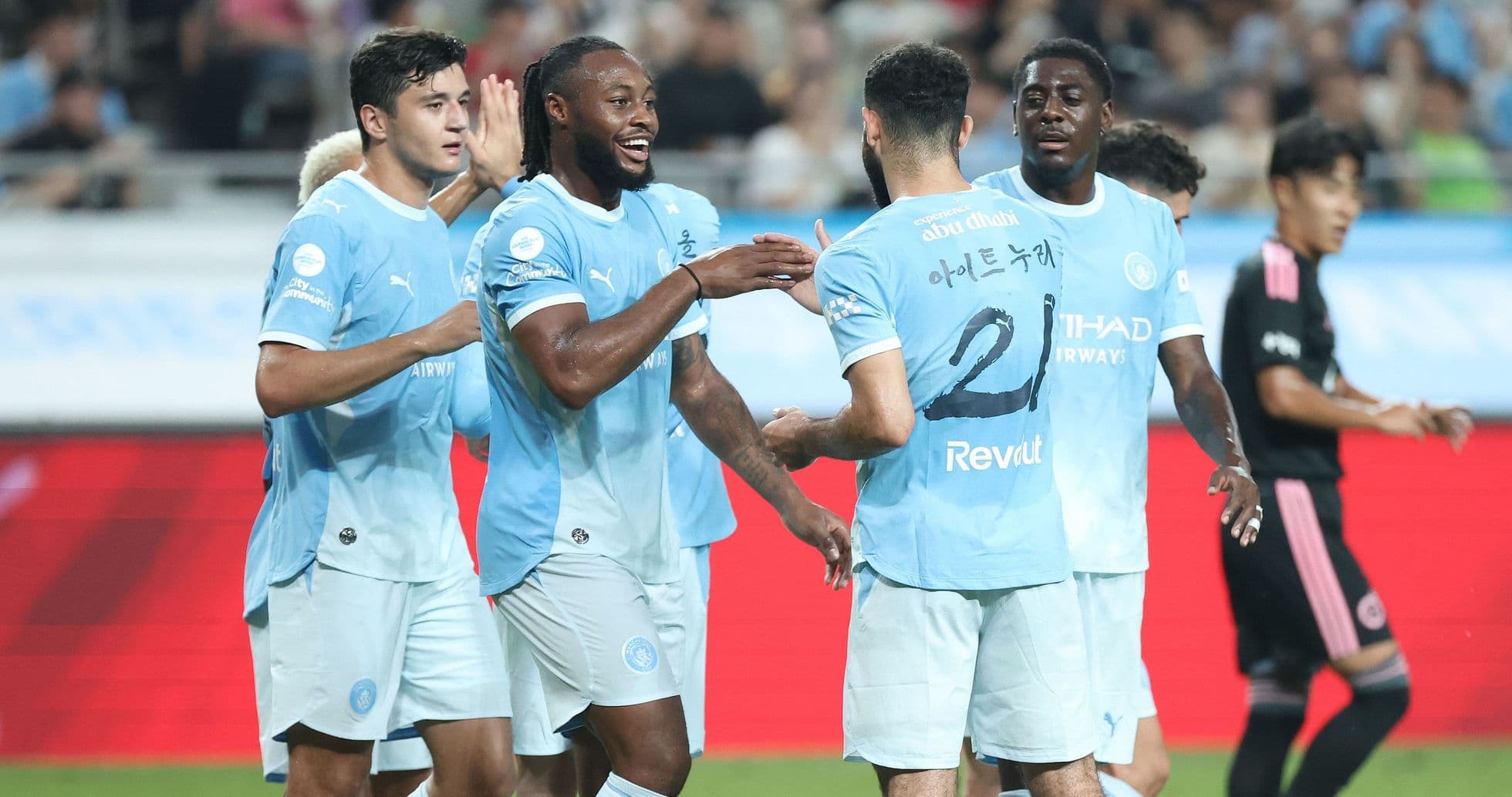 Manchester United sorprende con oferta por Rayan Ait-Nouri de Manchester City en el último día de mercado Manchester United sorprende con oferta por Rayan Ait-Nouri de Manchester City en el último día de mercado