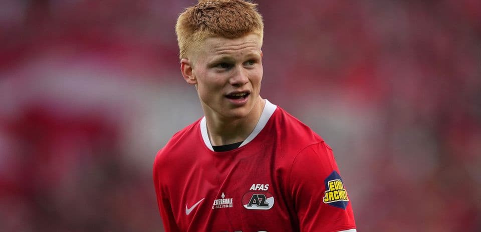 Kees Smit explica por qué rechazó una oferta de verano para quedarse en AZ Alkmaar Kees Smit explica por qué rechazó una oferta de verano para quedarse en AZ Alkmaar