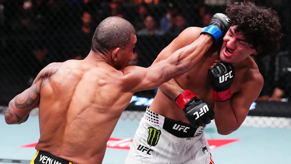 Raul Rosas Jr. recuerda el aterrador final contra Raoni Barcelos en UFC Vegas 121: No sabía si estaba muerto Raul Rosas Jr. recuerda el aterrador final contra Raoni Barcelos en UFC Vegas 121: No sabía si estaba muerto