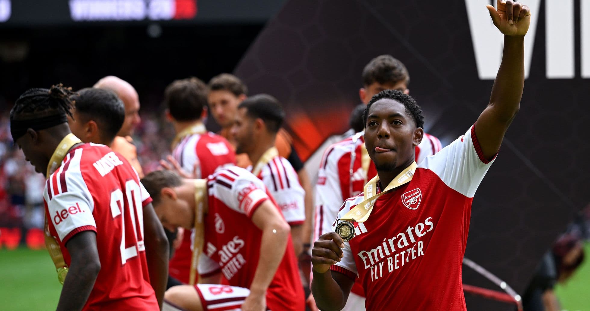 Alan Pardew asegura que Arsenal está muy por encima de sus rivales tras ganar la Community Shield Alan Pardew asegura que Arsenal está muy por encima de sus rivales tras ganar la Community Shield