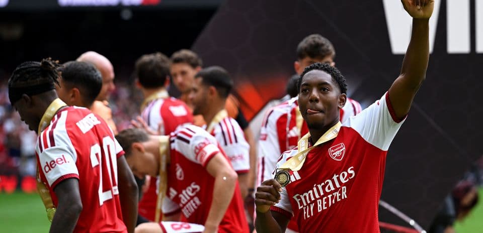 Alan Pardew asegura que Arsenal está muy por encima de sus rivales tras ganar la Community Shield Alan Pardew asegura que Arsenal está muy por encima de sus rivales tras ganar la Community Shield