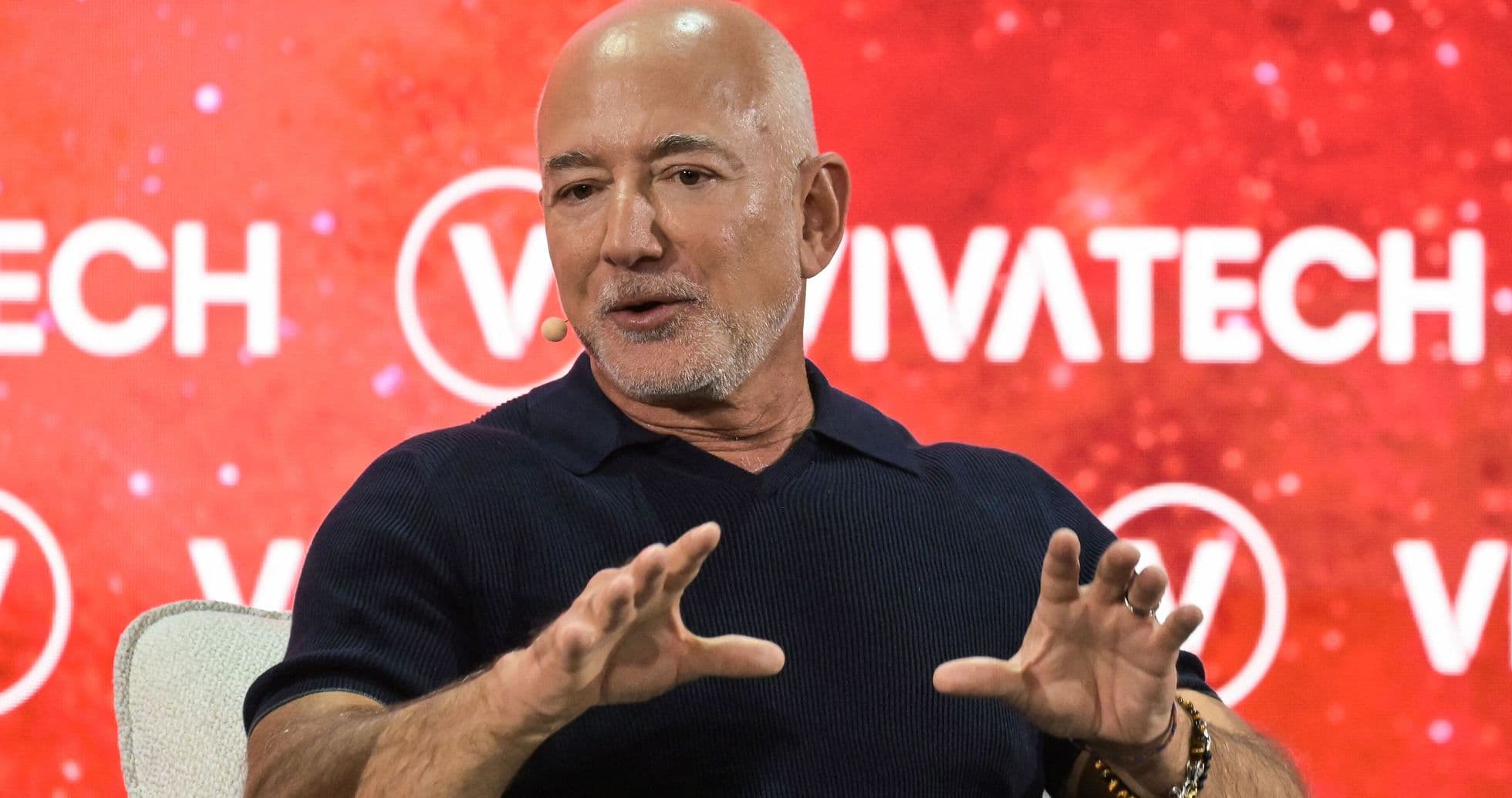 Grupo de seguidores del Liverpool exige respuestas sobre inversión de Jeff Bezos Grupo de seguidores del Liverpool exige respuestas sobre inversión de Jeff Bezos