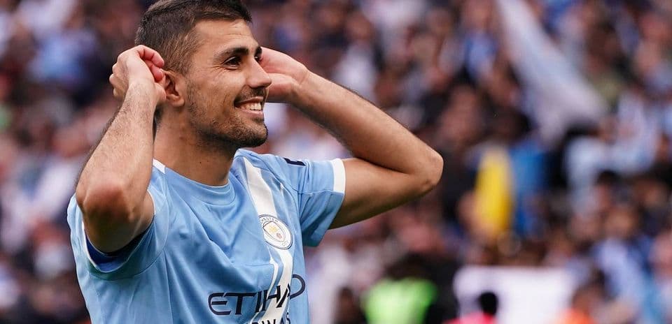 Barcelona Cerca de un Acuerdo por Rodri; Enzo Maresca Actualiza la Situación Barcelona Cerca de un Acuerdo por Rodri; Enzo Maresca Actualiza la Situación