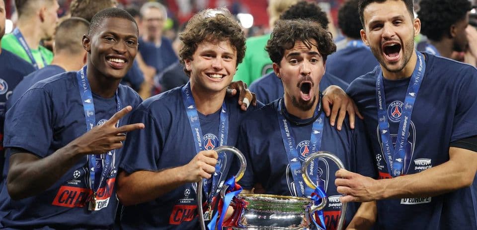 ¿Qué Se Considera un Trofeo Mayor en el Fútbol? ¿Qué Se Considera un Trofeo Mayor en el Fútbol?